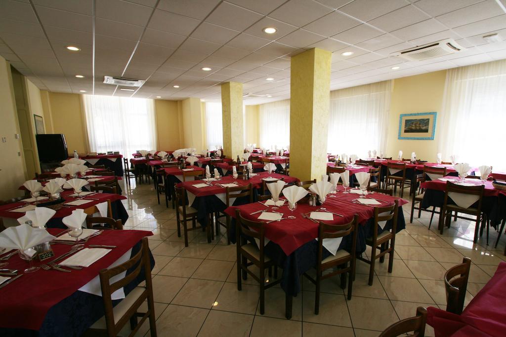 Hotel Quisisana Римини Экстерьер фото