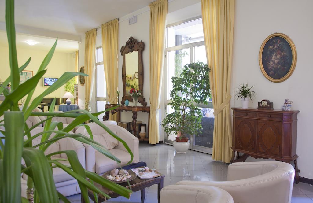 Hotel Quisisana Римини Экстерьер фото